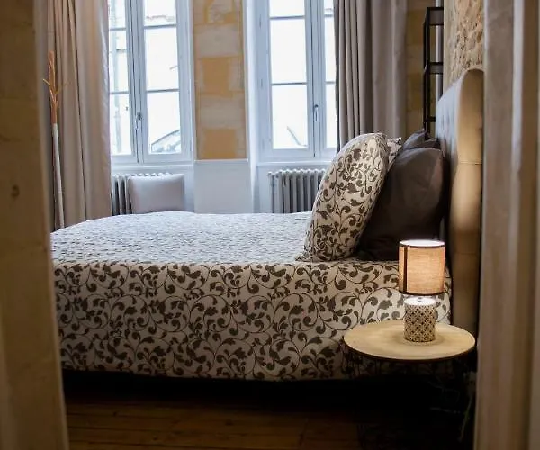 Des Ursulines באיו